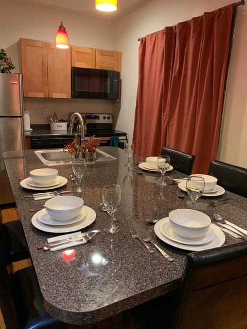 Kitchen or kitchenette, Dining area, Communal kitchen