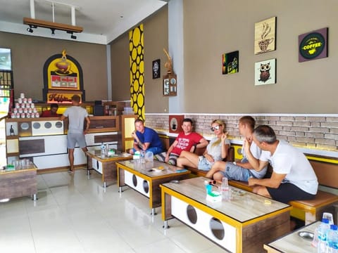 Food and drinks, Time of day, group of guests