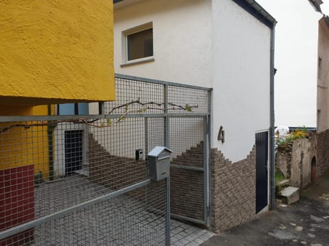 Property building, Facade/entrance, Day