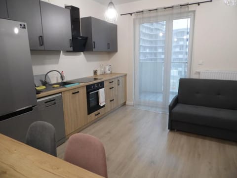 Kitchen or kitchenette, Seating area