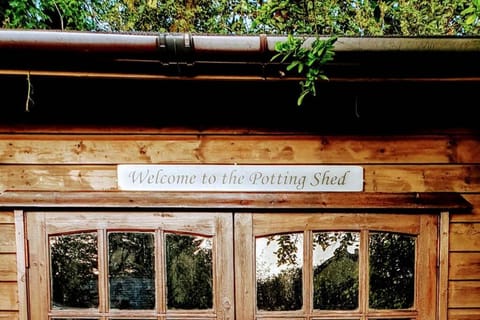 Facade/entrance, Property logo or sign