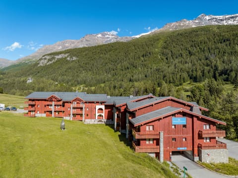 Property building, Natural landscape, Summer, View (from property/room)