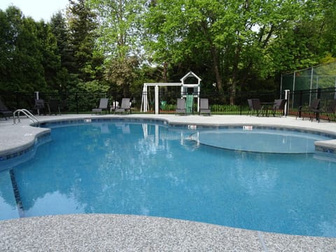 Swimming pool, Swimming pool