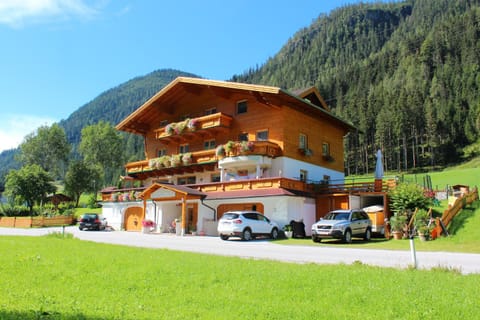 Facade/entrance, Day, Natural landscape, Summer, Mountain view