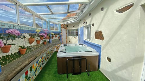 Hot Tub, Balcony/Terrace