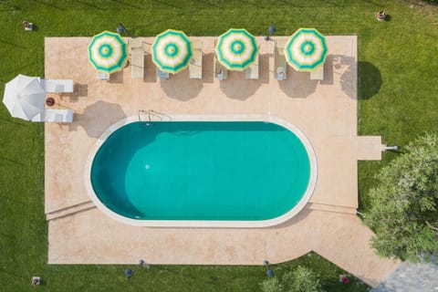 Swimming pool, sunbed