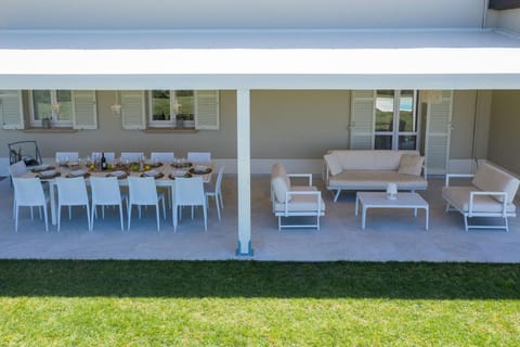 Patio, Seating area, Dining area