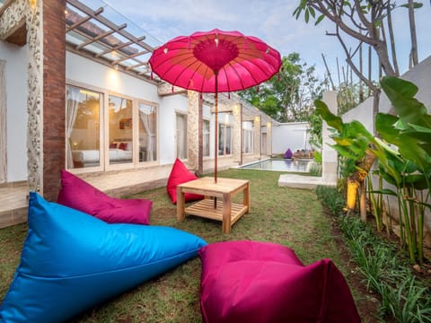 Garden, Swimming pool