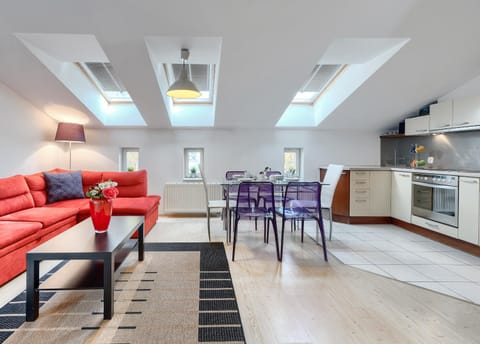 Balcony/Terrace, Kitchen or kitchenette, Living room, Photo of the whole room, Seating area, Family
