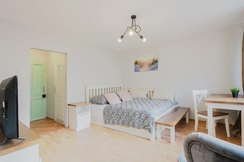 Living room, Photo of the whole room, Bedroom