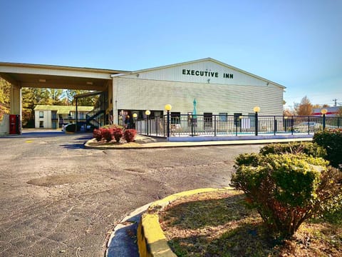 Property building, Day, Parking