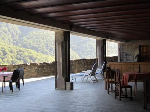 Facade/entrance, BBQ facilities, Garden, Balcony/Terrace, Banquet/Function facilities