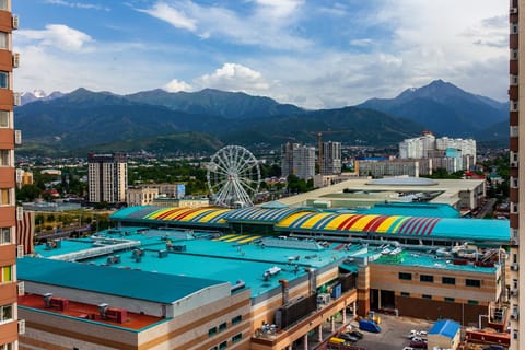 Neighbourhood, City view, Mountain view, Street view