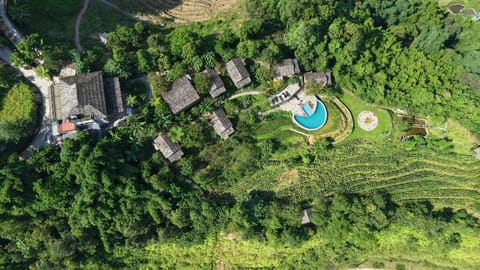 Property building, Restaurant/places to eat, Swimming pool