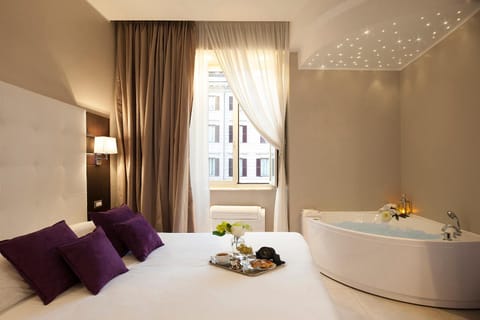 Hot Tub, Photo of the whole room