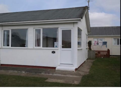 Property building, Day, Garden