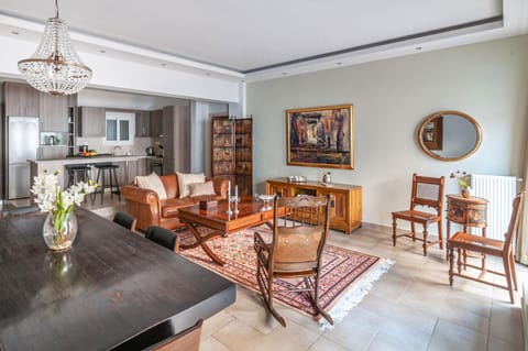 Living room, Seating area