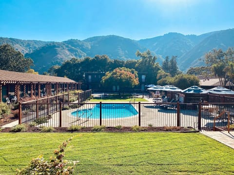 Day, Mountain view, Pool view, Swimming pool