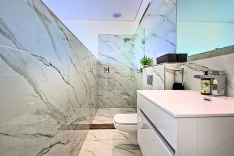 Badgemore Villa Guesthouse Bed and Breakfast in Cape Town