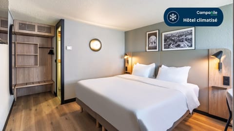 Bed, Bedroom, wardrobe, air conditioner