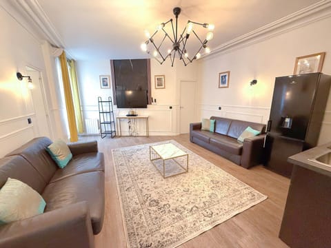 107 - Urban Luxury Opera Vinci Apartment in Paris