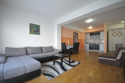 Kitchen or kitchenette, Living room, Seating area