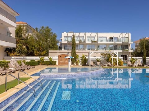 Balcony/Terrace, Kitchen or kitchenette, Dining area, Bedroom