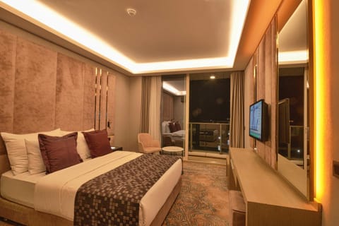 Bed, Seating area