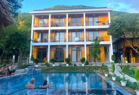 Property building, Swimming pool