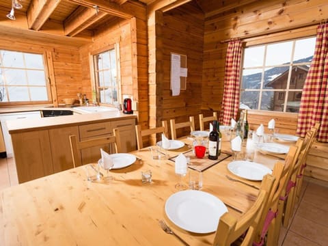 Chalet mitoyen traditionnel 12 personnes avec WiFi à La Tania - FR-1-513-61 Chalet in Les Allues