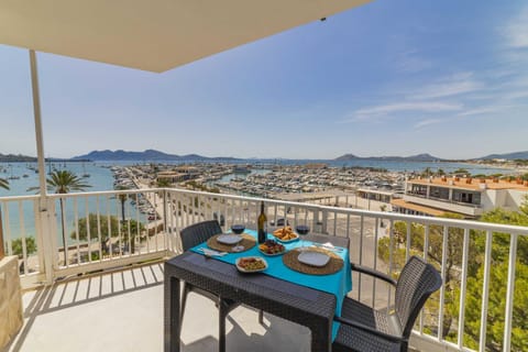 Restaurant/places to eat, Day, Neighbourhood, Natural landscape, Bird's eye view, Children play ground, Fishing, Snorkeling, View (from property/room), Balcony/Terrace, Other, Beach, Windsurfing, Canoeing, Cycling, Diving, City view, Mountain view, Sea view, Street view, Street view, children, Family, sunbed