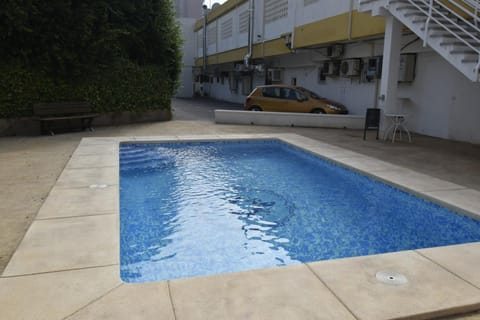 Swimming pool, Swimming pool