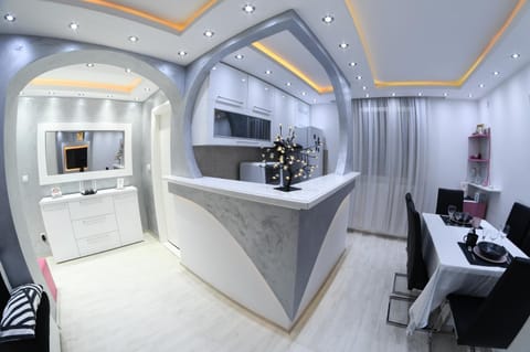Kitchen or kitchenette, Lounge or bar, kitchen