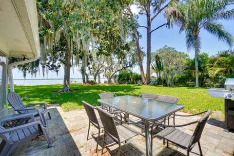Luxe Waterfront Oasis with Dock - Direct Lake Access House in Tavares