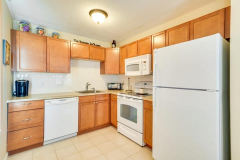 Homey Windham Condo Hike and Ski the Catskill Mtns! Apartment in Capital District, NY, USA