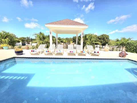Property building, Swimming pool, sunbed, sunbed