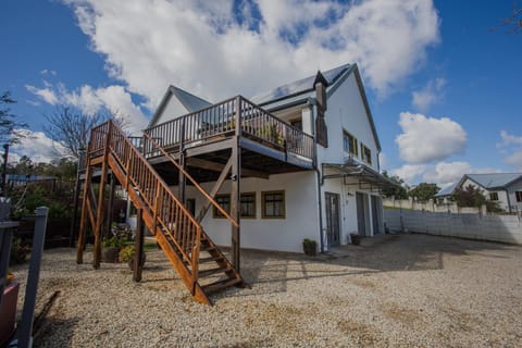 Facade/entrance, Parking