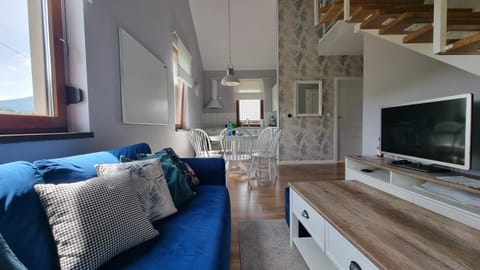 Kitchen or kitchenette, Living room, Seating area