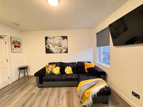 The Central Suite Blackpool-Best Holiday Letting Home in Blackpool Apartment in Blackpool