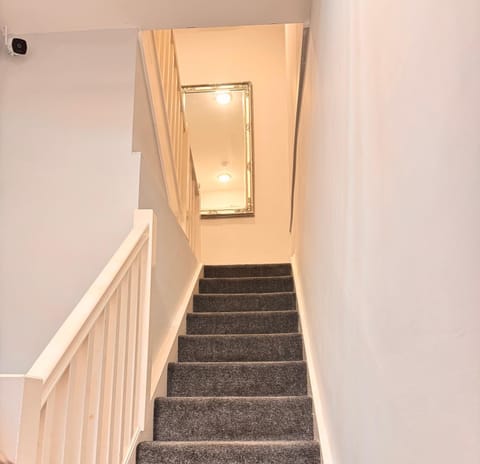 The Central Suite Blackpool-Best Holiday Letting Home in Blackpool Apartment in Blackpool