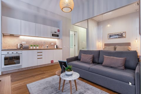 Kitchen or kitchenette, Seating area