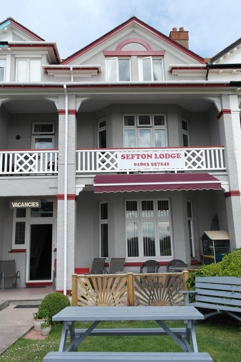 Sefton Lodge SEAFRONT ,PANORAMIC SEA VIEW ENSUITE BALCONY ROOMS AVAILABLE, GUEST GARDEN Bed and Breakfast in Paignton