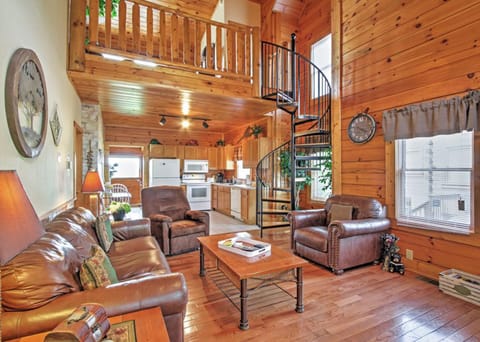 Luxury Resort Cabin, 5 min to Dollywood, Smoky Mountain Charm! Cabin in Pigeon Forge