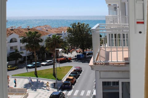 Sea view, Street view