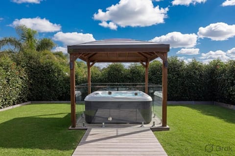 Hot Tub, Garden view