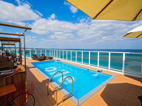 Swimming pool, Swimming pool