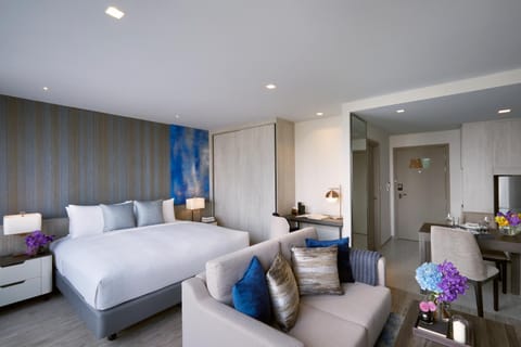 Photo of the whole room, Seating area, Bedroom