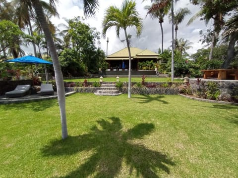 Absolute Beachfront, Paradise, 3BR Villa with Private Pool on 1200m2 of Tropical Land Villa in Karangasem Regency