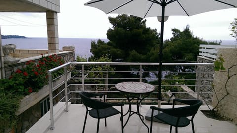 Balcony/Terrace, Seating area, Dining area, Sea view