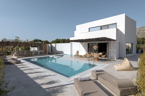 Property building, Swimming pool, Swimming pool